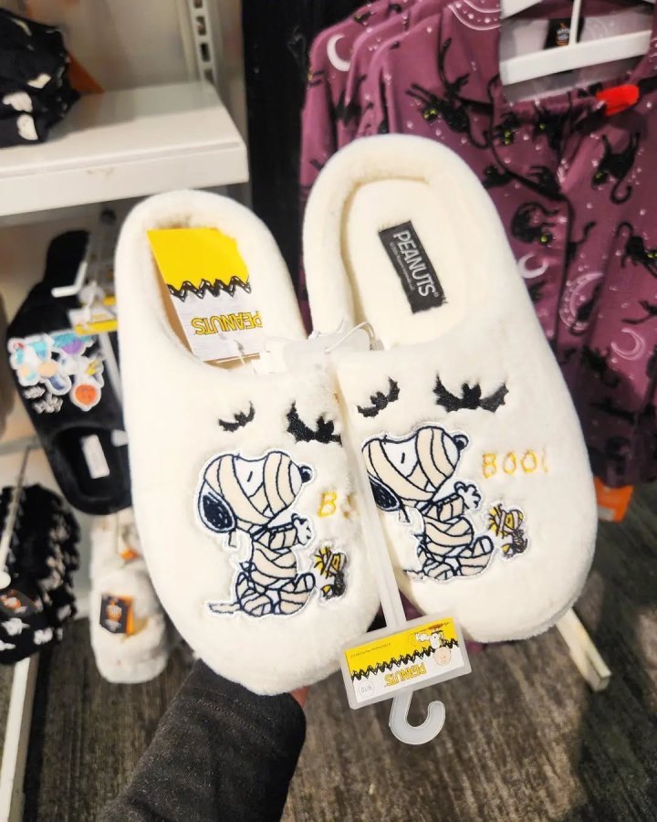 Women's Peanuts Snoopy Mummy Scuff Slide Slippers - Off-White Pre orden