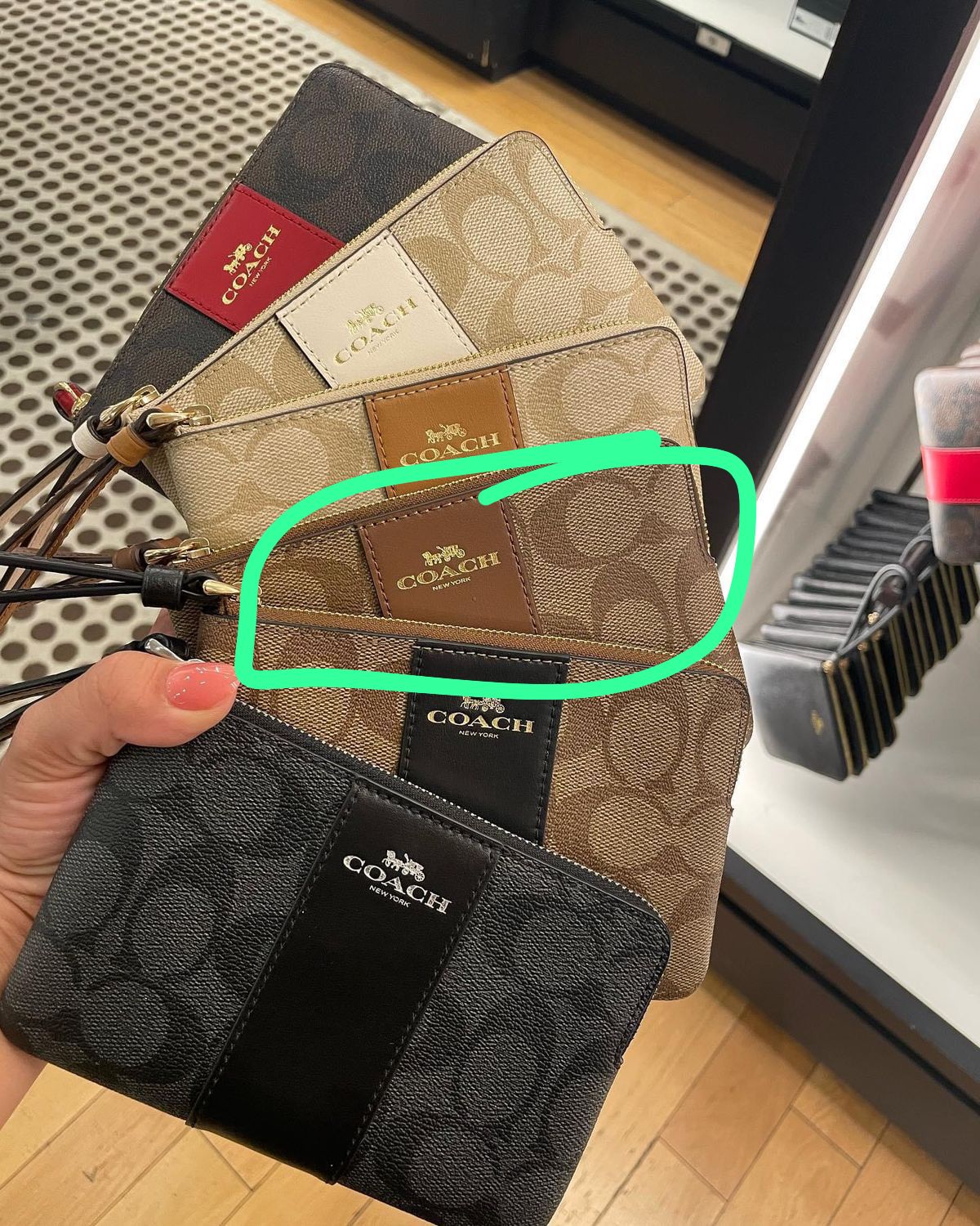 Muñequera coach café con cafe