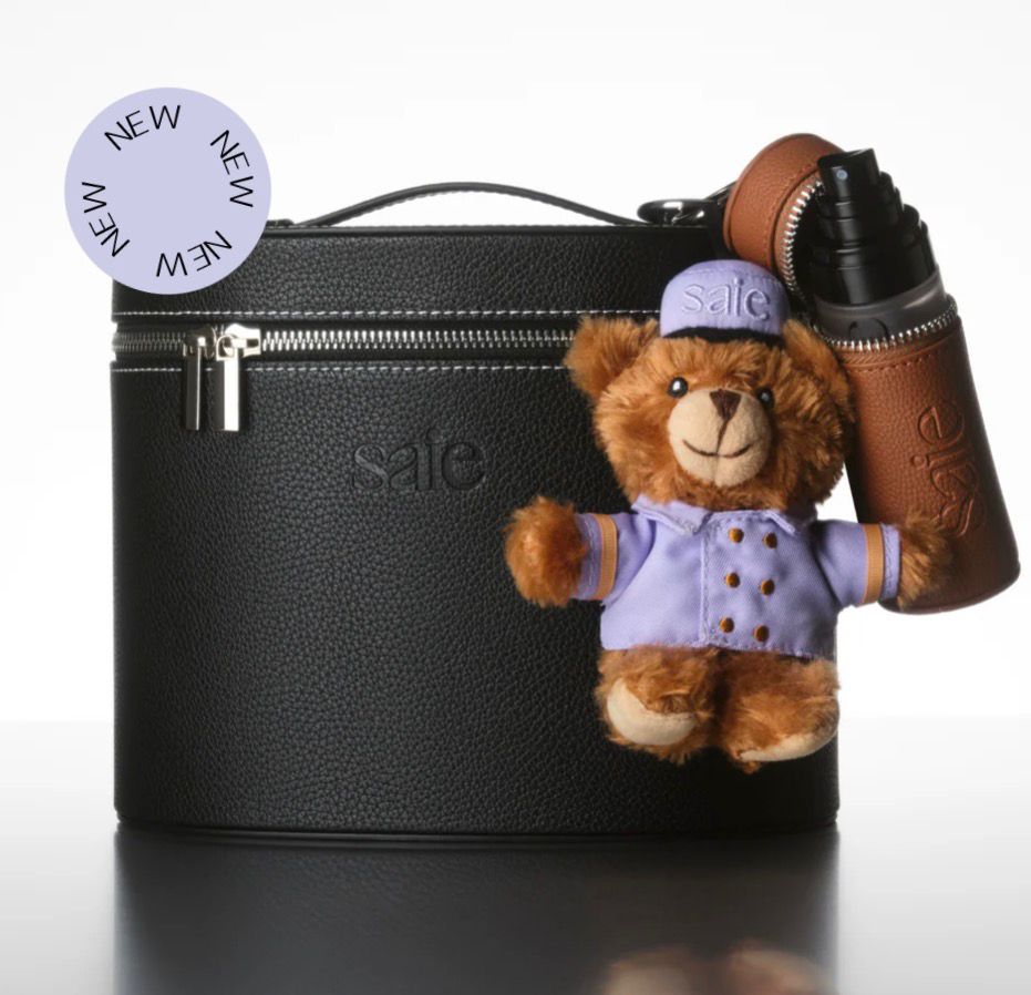 The Bellhop Bear Keychain Saie